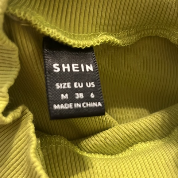 Green Crop Top Turtle Neck - Picture 3 of 3